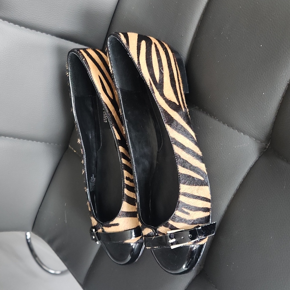 White House Black Market women's flat shoes.  6.5 US